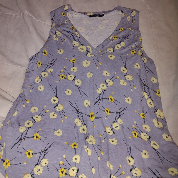 Max Jeans Tops - Max Jeans Lavender Floral Sleeveless Blouse